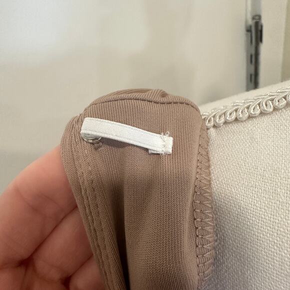 Aritzia Babaton Contour Square Neck Bodysuit Tan Short Sleeve Basic Layer Medium - Picture 8 of 11